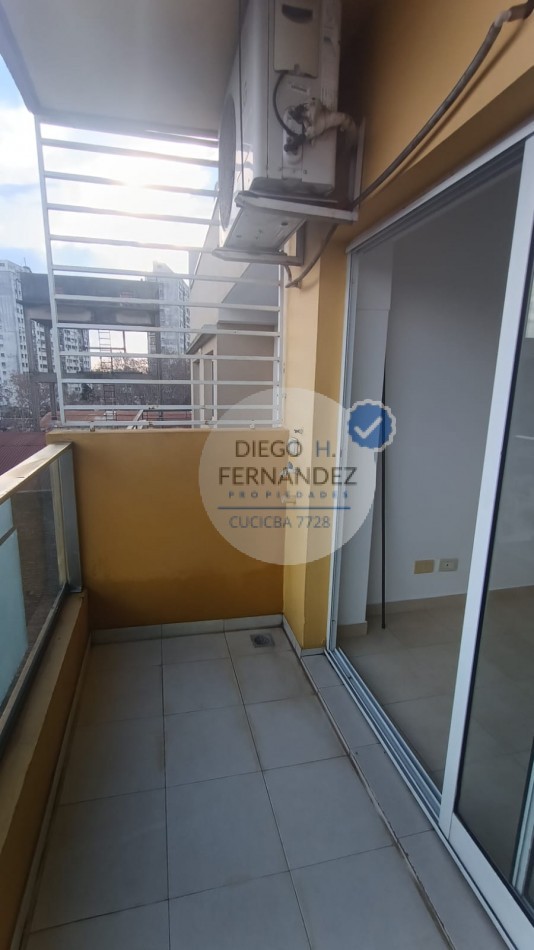 Monoambiente Excelente cuadra Santa Rita , Vista Abierta Excelente Edificio , Luz y Ventilacion 