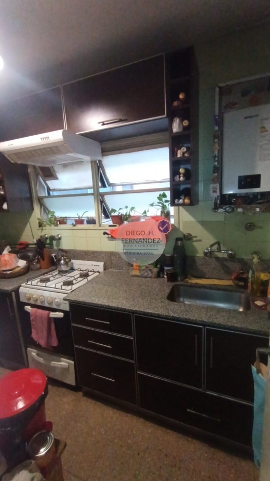 DEPARTAMENTO, 3 ambientes. EXCELENTE UBICACION , CIUDAD DE LA PAZ 1300.