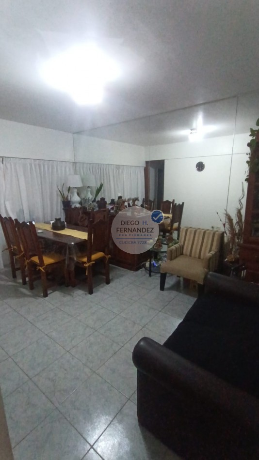 DEPARTAMENTO, 3 ambientes. EXCELENTE UBICACION , CIUDAD DE LA PAZ 1300.