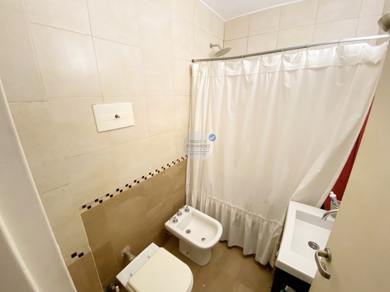 3 Ambientes con Patio, Luminoso, Listo para Habitar. Oportunidad !!!! San Telmo, Monserrat, Bolivar y Venezuela