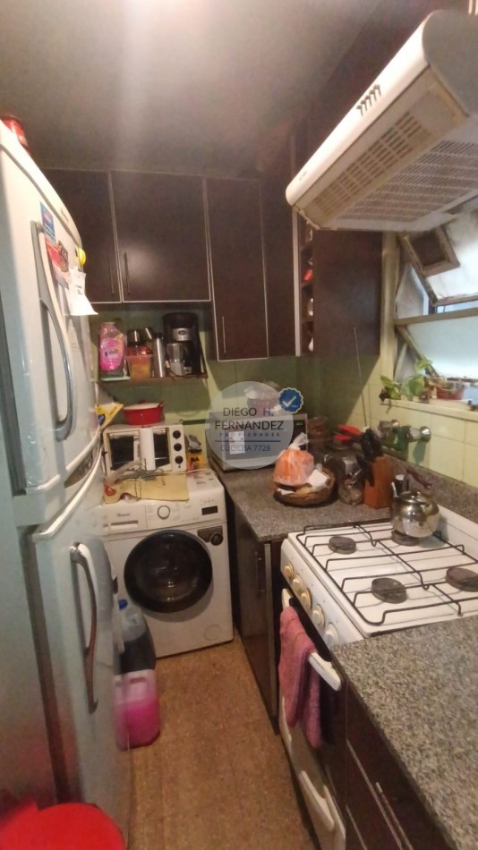 DEPARTAMENTO, 3 ambientes. EXCELENTE UBICACION , CIUDAD DE LA PAZ 1300.