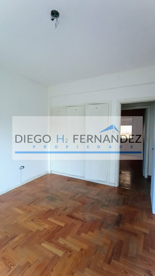 4 Ambientes con Escritorio , DOS Balcones, Concordia 65. OPORTUNIDAD!!!!