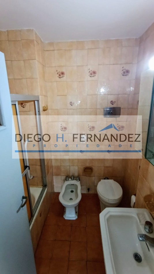 4 Ambientes con Escritorio , DOS Balcones, Concordia 65. OPORTUNIDAD!!!!