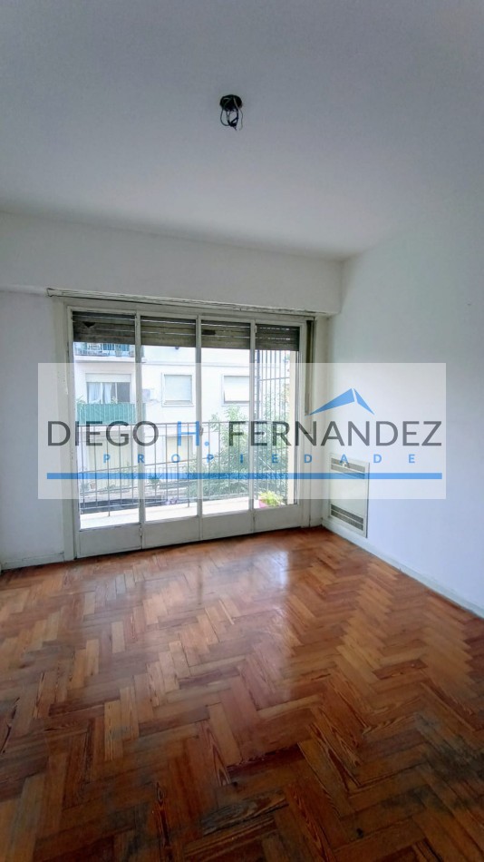 4 Ambientes con Escritorio , DOS Balcones, Concordia 65. OPORTUNIDAD!!!!