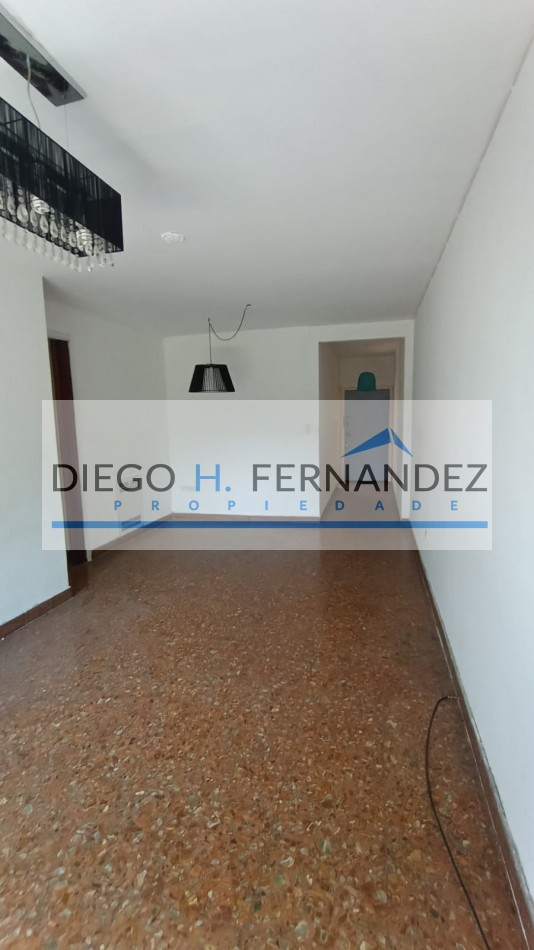 4 Ambientes con Escritorio , DOS Balcones, Concordia 65. OPORTUNIDAD!!!!